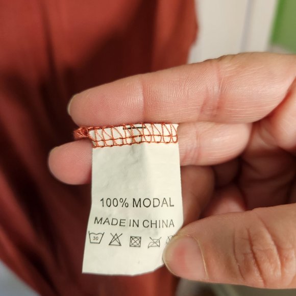 Amaryllis Asymmetrical Top Size L - Picture 5 of 5